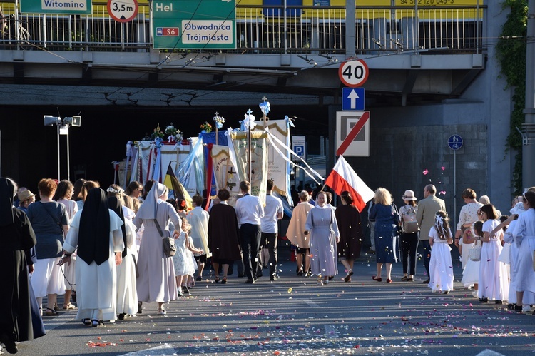 Msza św. i procesja eucharystyczna w Gdyni