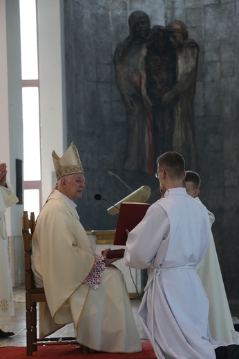 Szesnasty i siedemnasty diakon stały w archidiecezji 