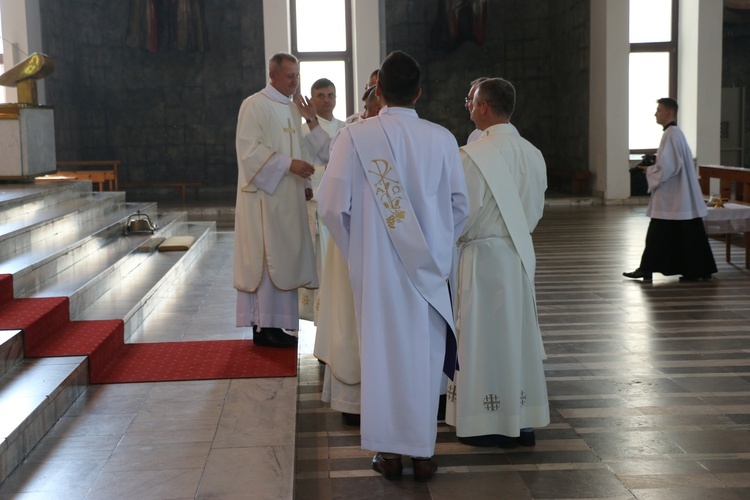 Szesnasty i siedemnasty diakon stały w archidiecezji 