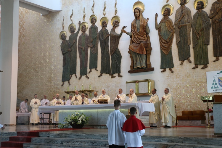 Szesnasty i siedemnasty diakon stały w archidiecezji 