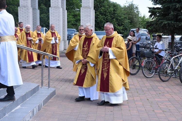 Ogłoszenie nowej parafii w Żdżarach