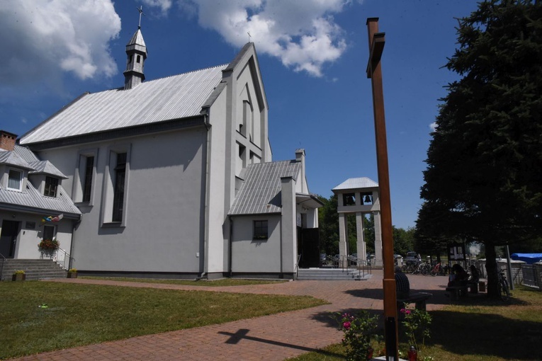 Ogłoszenie nowej parafii w Żdżarach