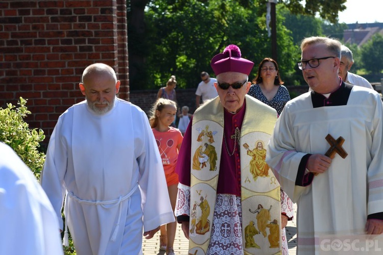 Ołtarz w Rusinowie odzyskał dawny blask