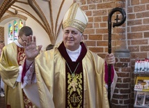 Abp Pennacchio: Waszym zadaniem jest niesienie dalej pochodni wiary