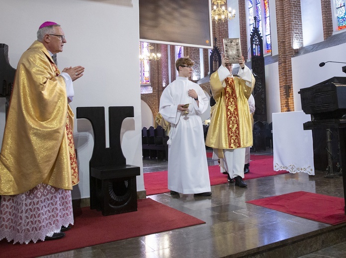 Msza św. jubileuszowa w Kołobrzegu, cz. 1