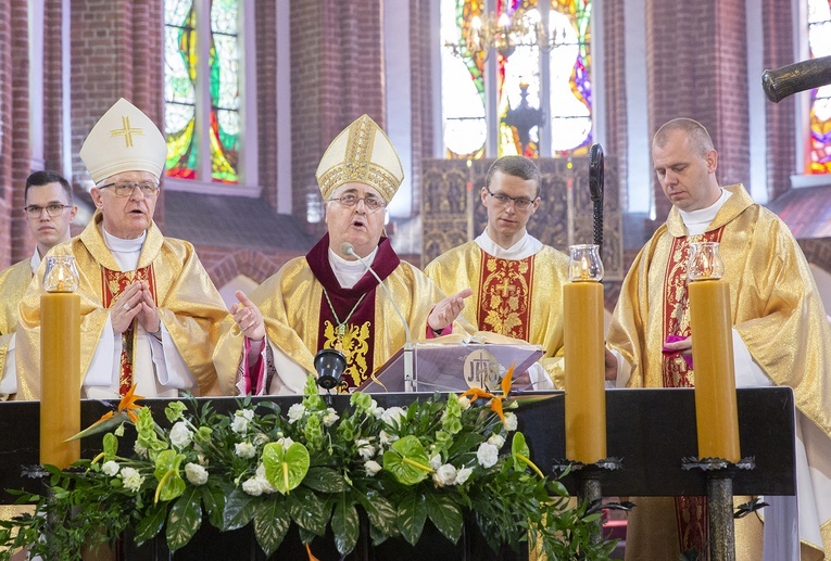 Msza św. jubileuszowa w Kołobrzegu, cz. 2