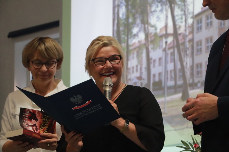 Zakończenie klas ósmych Szkoły Podstawowej w Międzyborowie