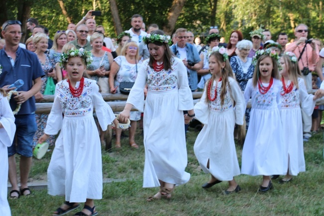 Sobótki w radomskim skansenie