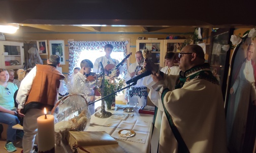 Ochotnica Górna. 700 owiec pod Gazdówką Wojtyłową