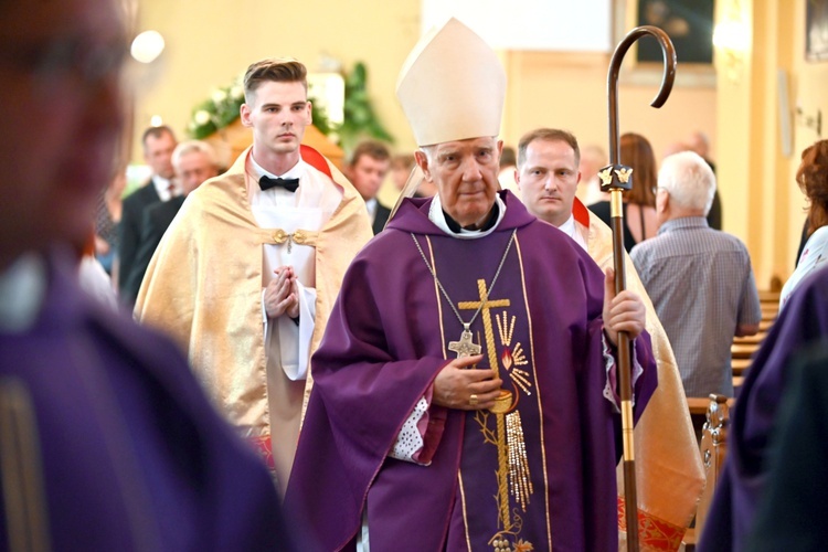 Ząbkowice Śl. Pożegnali ks. Stanisława Matuszewskiego SAC