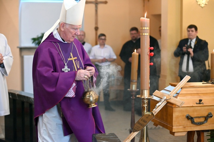 Ząbkowice Śl. Pożegnali ks. Stanisława Matuszewskiego SAC