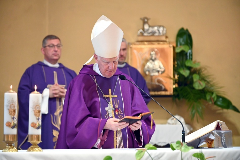 Ząbkowice Śl. Pożegnali ks. Stanisława Matuszewskiego SAC