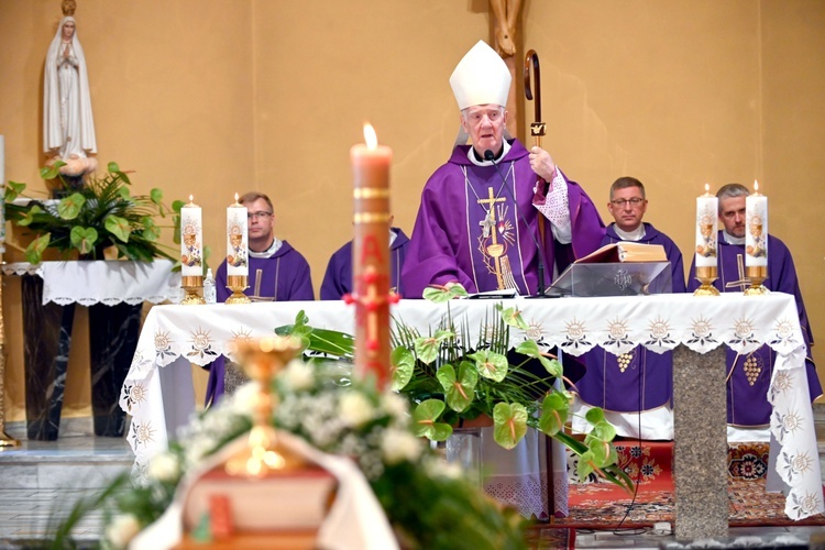 Ząbkowice Śl. Pożegnali ks. Stanisława Matuszewskiego SAC