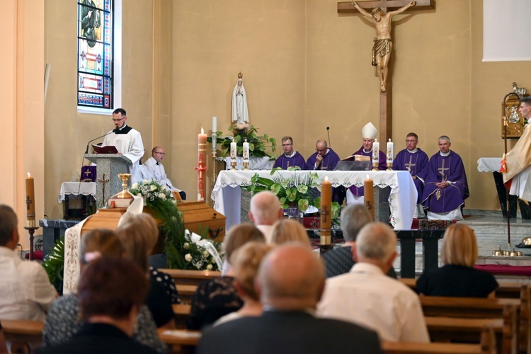 Ząbkowice Śl. Pożegnali ks. Stanisława Matuszewskiego SAC