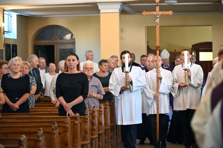 Ząbkowice Śl. Pożegnali ks. Stanisława Matuszewskiego SAC