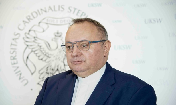 Ks. prof. Cisło: Kościół zdaje egzamin w trakcie największych kryzysów