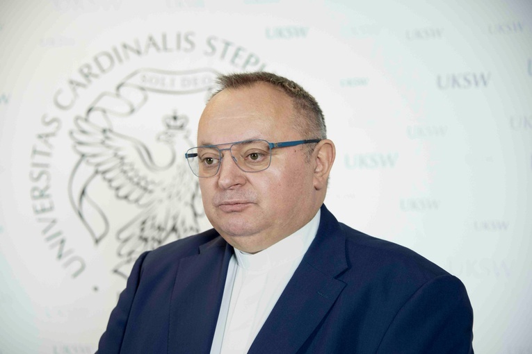 Ks. prof. Cisło: Kościół zdaje egzamin w trakcie największych kryzysów