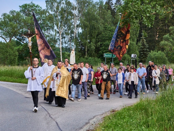 Z Bartnicy do Głuszycy. Pokutna procesja i noc walki za Polskę