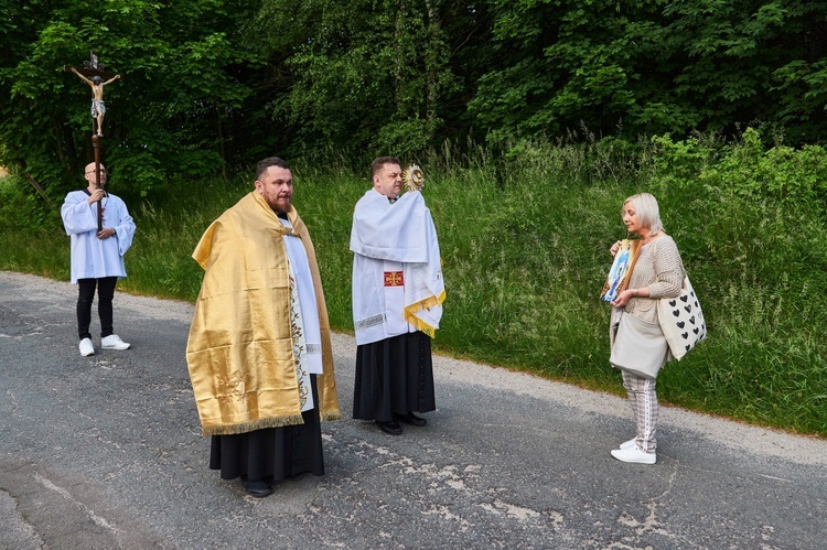 Z Bartnicy do Głuszycy. Pokutna procesja i noc walki za Polskę