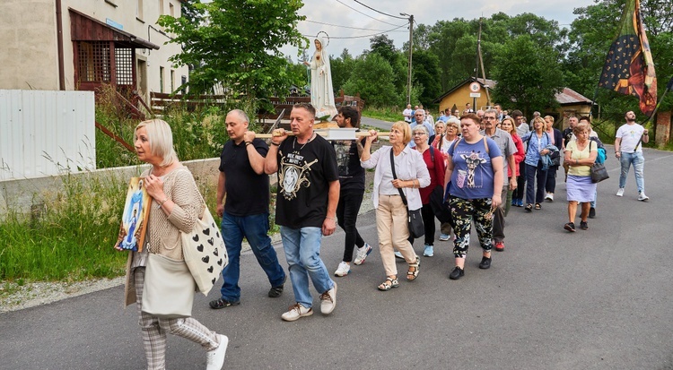 Z Bartnicy do Głuszycy. Pokutna procesja i noc walki za Polskę