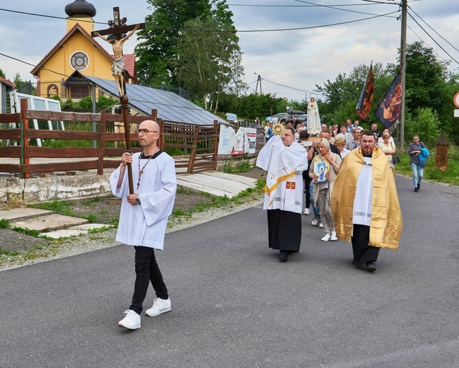 Z Bartnicy do Głuszycy. Pokutna procesja i noc walki za Polskę