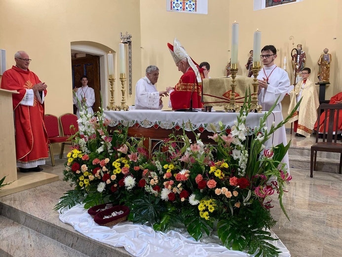 Wałbrzych. Bierzmowanie u św. Barbary z niespodziankami