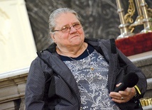 Lekarka z ośrodka Jeevodaya w Indiach.