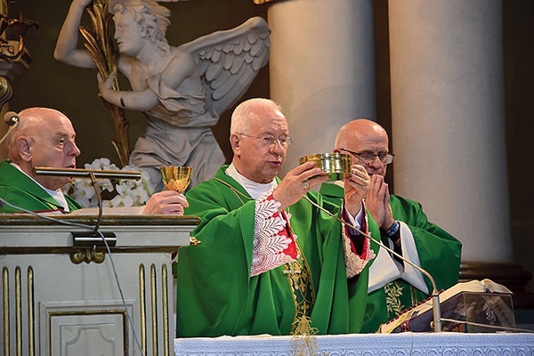 Festiwal rozpoczęła Eucharystia pod przewodnictwem bp. Andrzeja F. Dziuby.