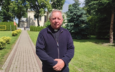 Ksiądz Janusz Świtaj jest tu proboszczem od 7 lat.