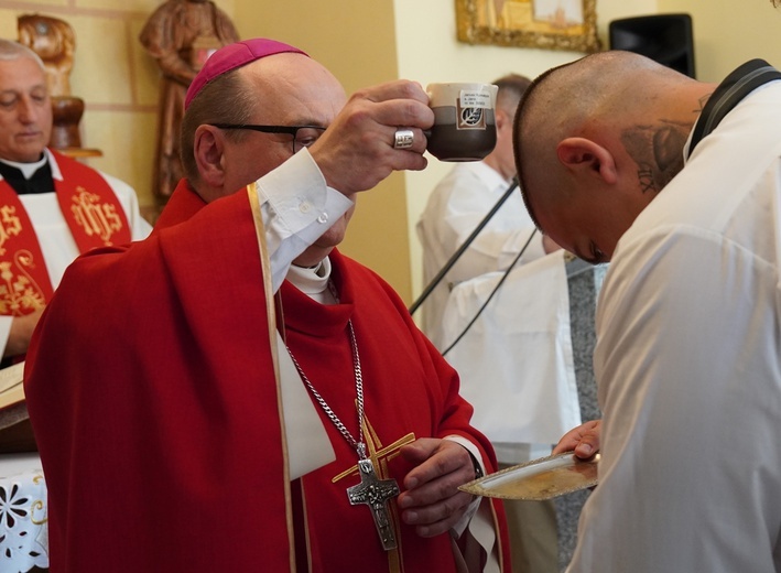 Chrzest, pierwsza Komunia św. i bierzmowanie w Zakładzie Karnym w Wołowie