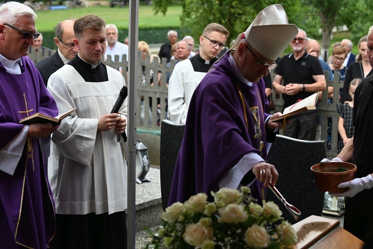 Byczeń. Pogrzeb ks. Władysława Wichrowicza