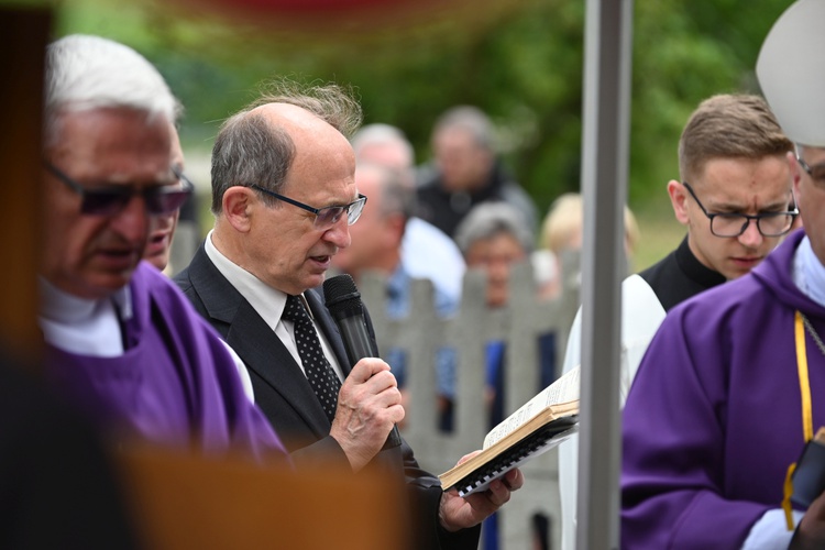 Byczeń. Pogrzeb ks. Władysława Wichrowicza