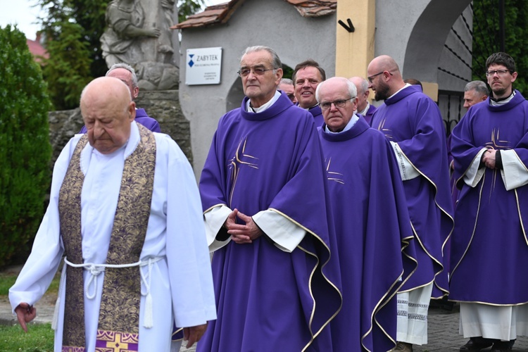 Byczeń. Pogrzeb ks. Władysława Wichrowicza