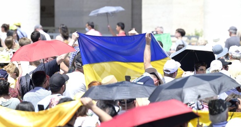 Papież: Atak na centrum handlowe w Krzemieńczuku to barbarzyństwo