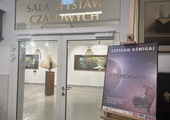 Katowice. Wernisaż wystawy "Czesław Dźwigaj. Kosmogonia" w Muzeum Archidiecezjalnym