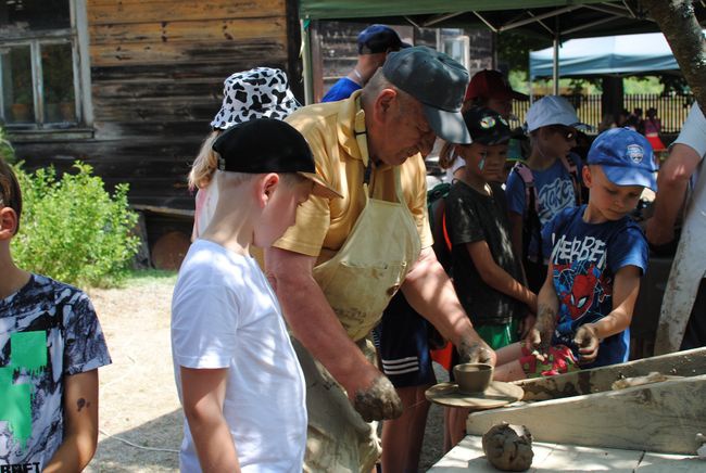 Łążek Garncarski. XV Spotkania Garncarskie