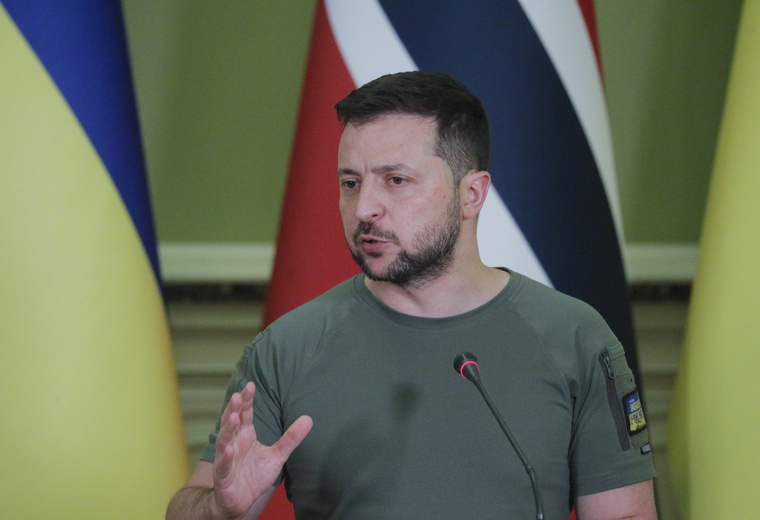 Zełenski: Ukraina negocjuje z partnerami o dostawach nowych broni