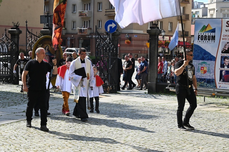 Świdnica. Rozpoczęcie peregrynacji obrazu MB Łaskawej Strażniczki Polski