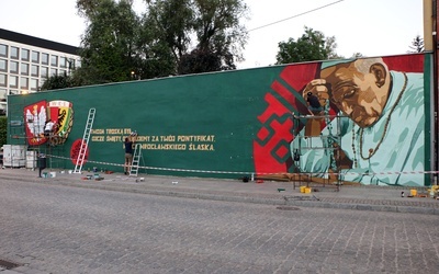 Wielki mural z Janem Pawłem II na Ostrowie Tumskim