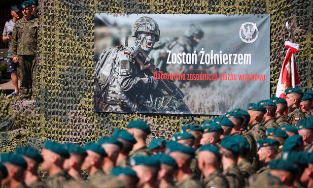 Szef MON: otrzymaliśmy 8 tys. zgłoszeń do dobrowolnej zasadniczej służby wojskowej
