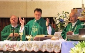 Wprowadzenie nowego proboszcza, ks. Adama Bożka, w parafii św. Maksymiliana w Ciścu