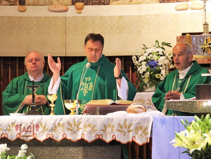 Wprowadzenie nowego proboszcza, ks. Adama Bożka, w parafii św. Maksymiliana w Ciścu