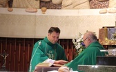 Wprowadzenie nowego proboszcza, ks. Adama Bożka, w parafii św. Maksymiliana w Ciścu