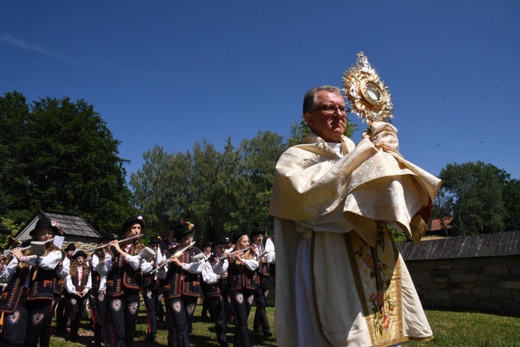 Po Mszy św. odbyła się procesja eucharystyczna.