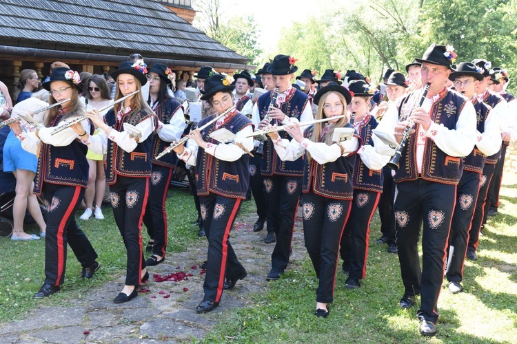 U św. Piotra i Pawła w sądeckim skansenie