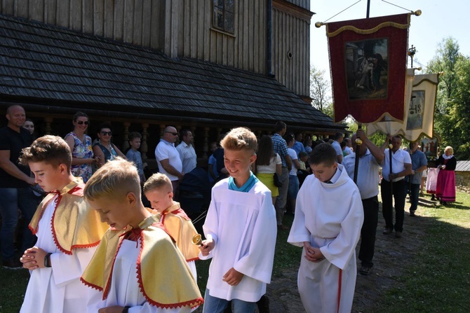 U św. Piotra i Pawła w sądeckim skansenie