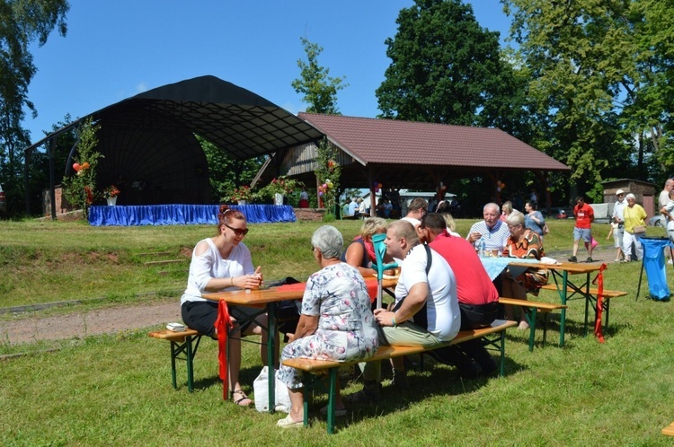 Wakacyjny piknik w Nowej Rudzie Słupcu