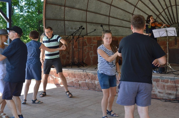 Wakacyjny piknik w Nowej Rudzie Słupcu