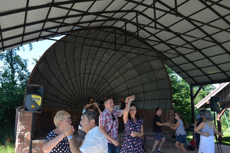 Wakacyjny piknik w Nowej Rudzie Słupcu