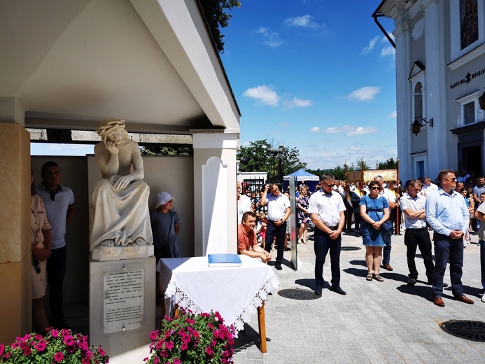 Poświęcenie figury Chrystusa Frasobliwego